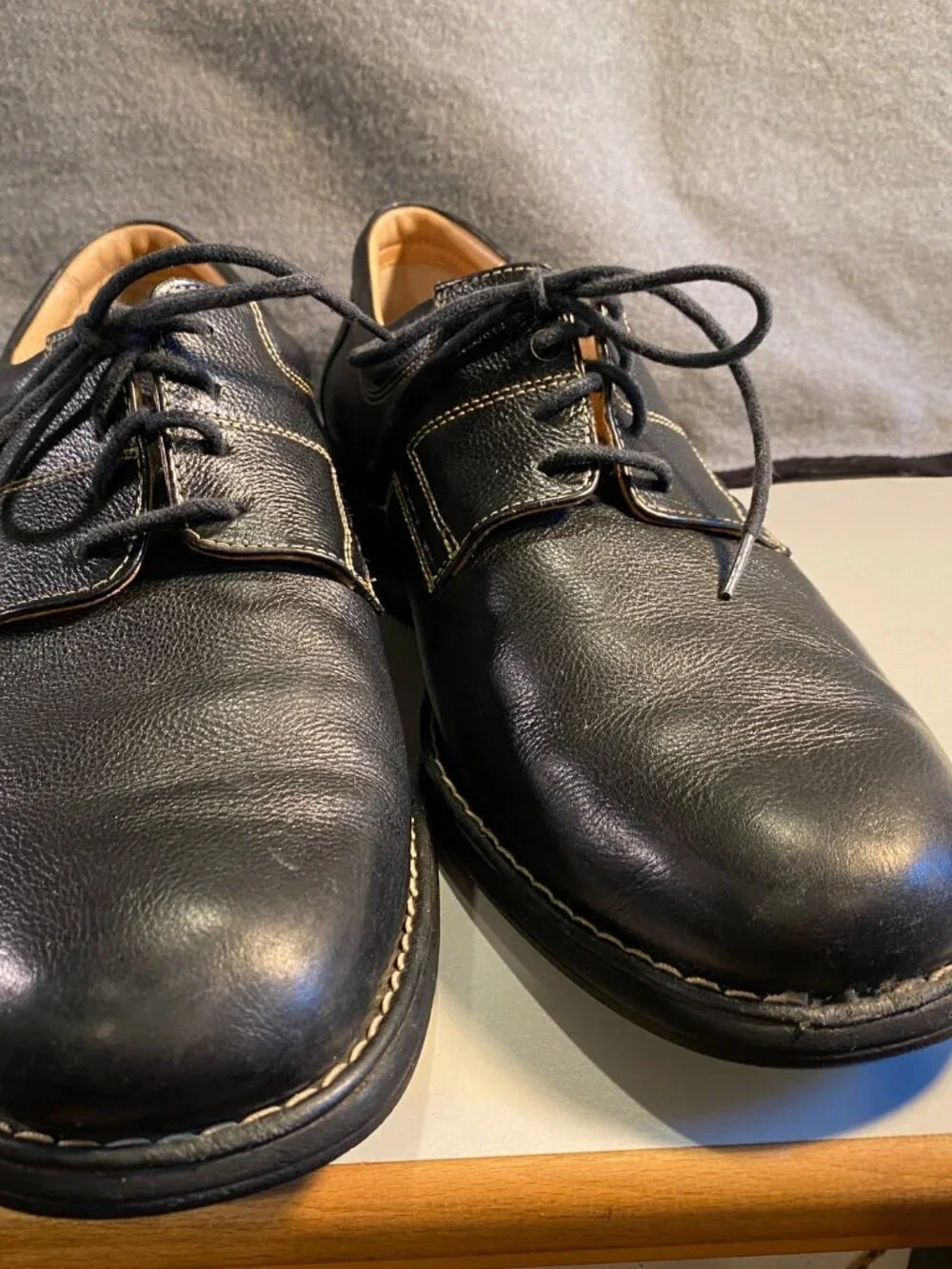 Johnston & Murphy - 10.5M - Men's Black Leather Dress Shoes